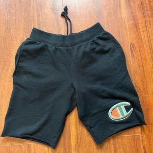 **SOLD ** Champion Reverse Weave Sweatshorts, Size S